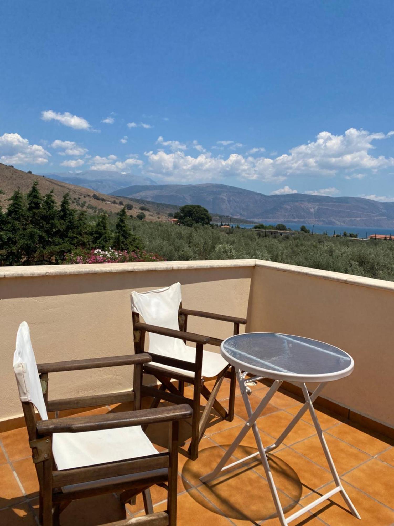 Georges Villa Galaxidi, Family, Pool And Garden Extérieur photo