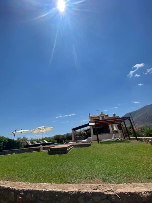 Georges Villa Galaxidi, Family, Pool And Garden Extérieur photo