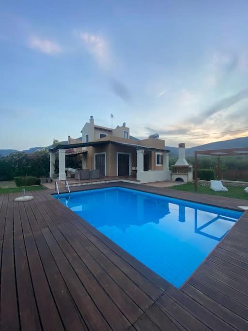 Georges Villa Galaxidi, Family, Pool And Garden Extérieur photo