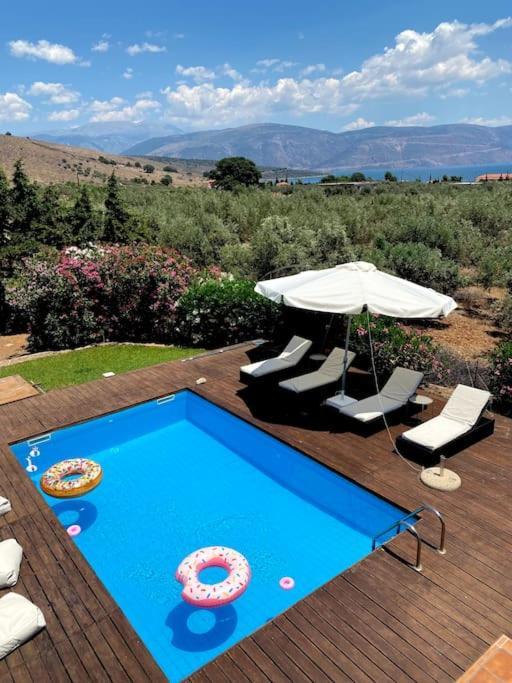Georges Villa Galaxidi, Family, Pool And Garden Extérieur photo