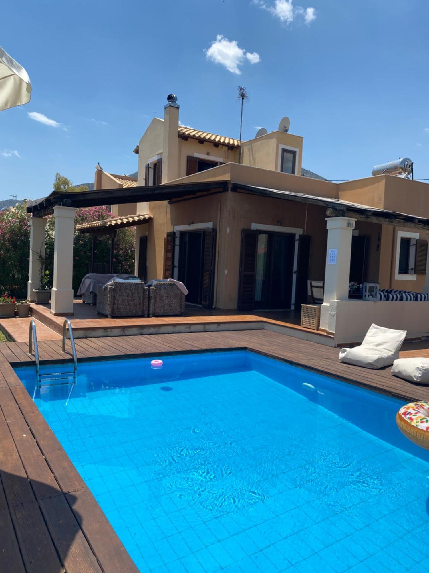 Georges Villa Galaxidi, Family, Pool And Garden Extérieur photo